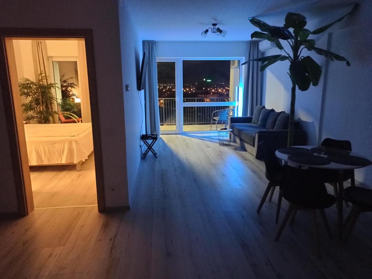 Apartment Summer Haven - Self Check-in & Parking Lot, Primashops&lotus *