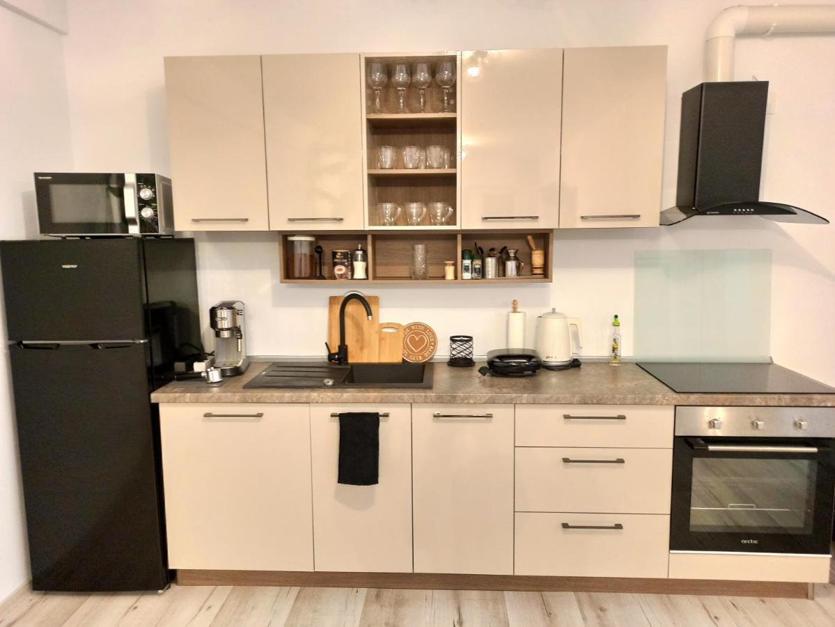 Apartment Summer Haven - Self Check-in & Parking Lot, Primashops&lotus Oradea