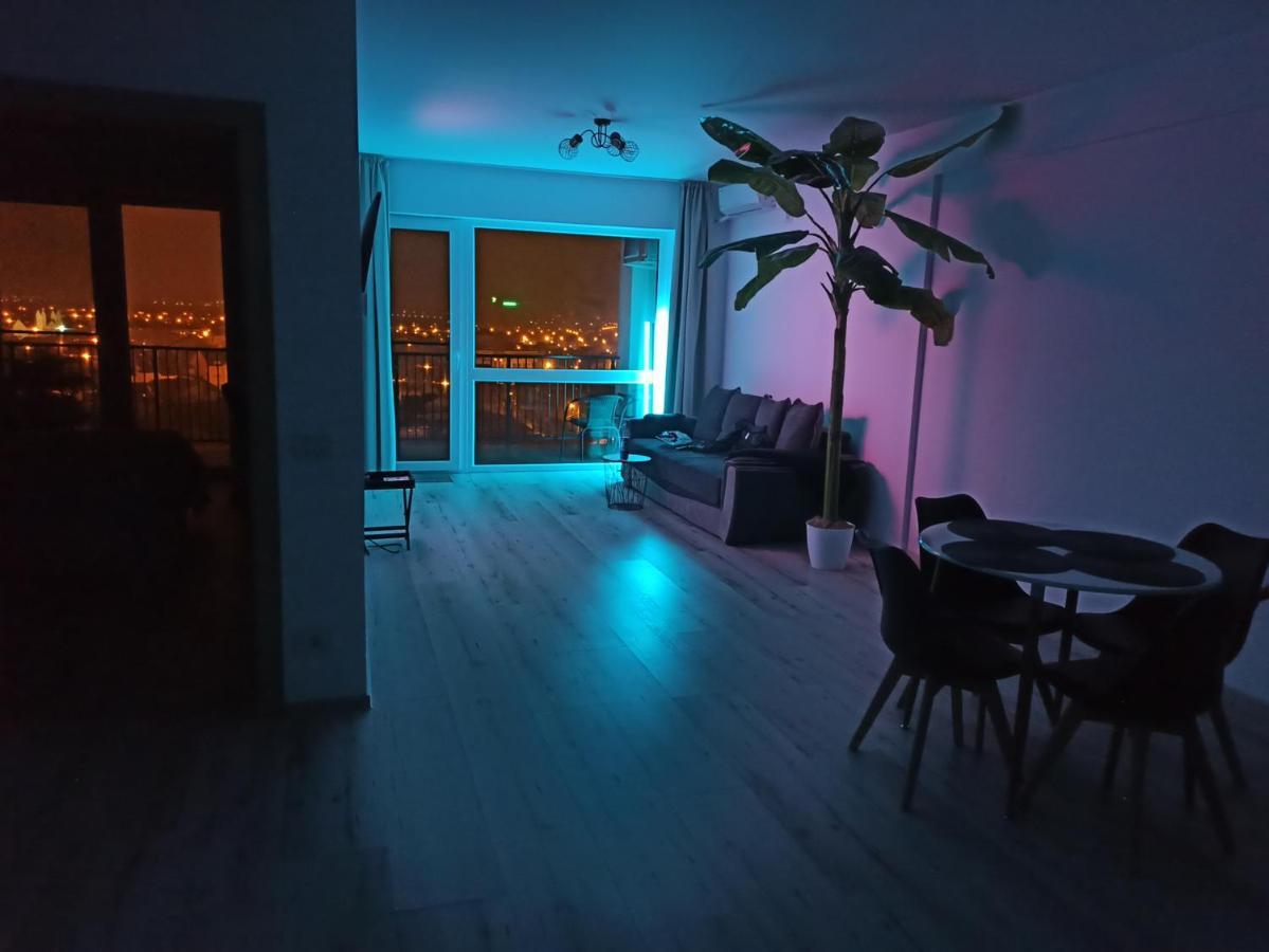 Apartment Summer Haven - Self Check-in & Parking Lot, Primashops&lotus *